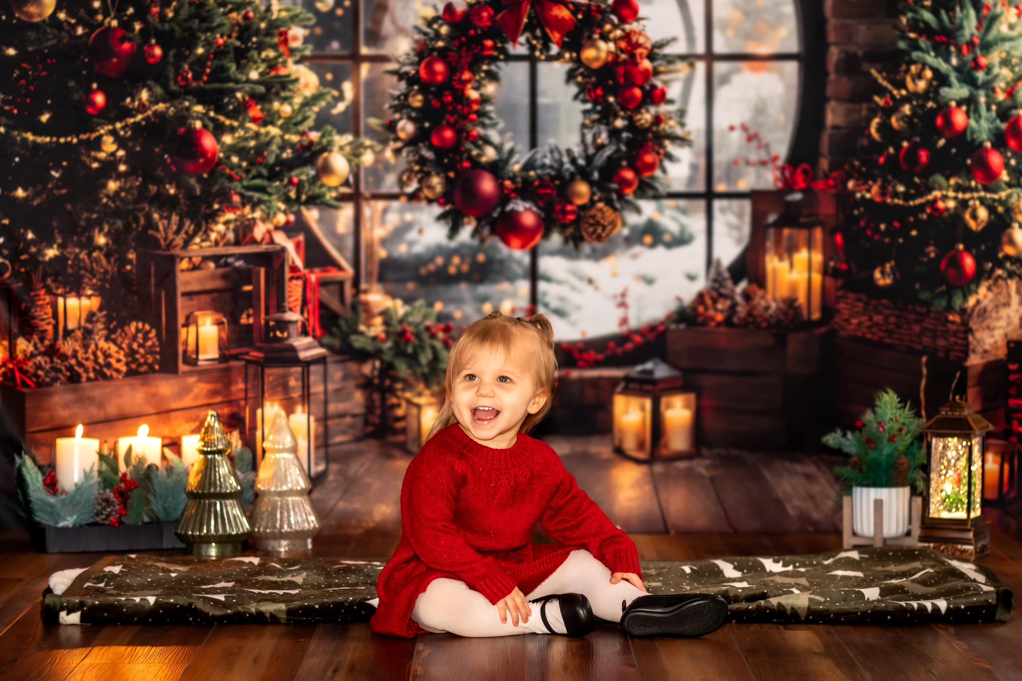 Kate Sapin de Noël Intérieur Fenêtre circulaire Toile de fond conçue par Emetselch - Kate Backdrop FR