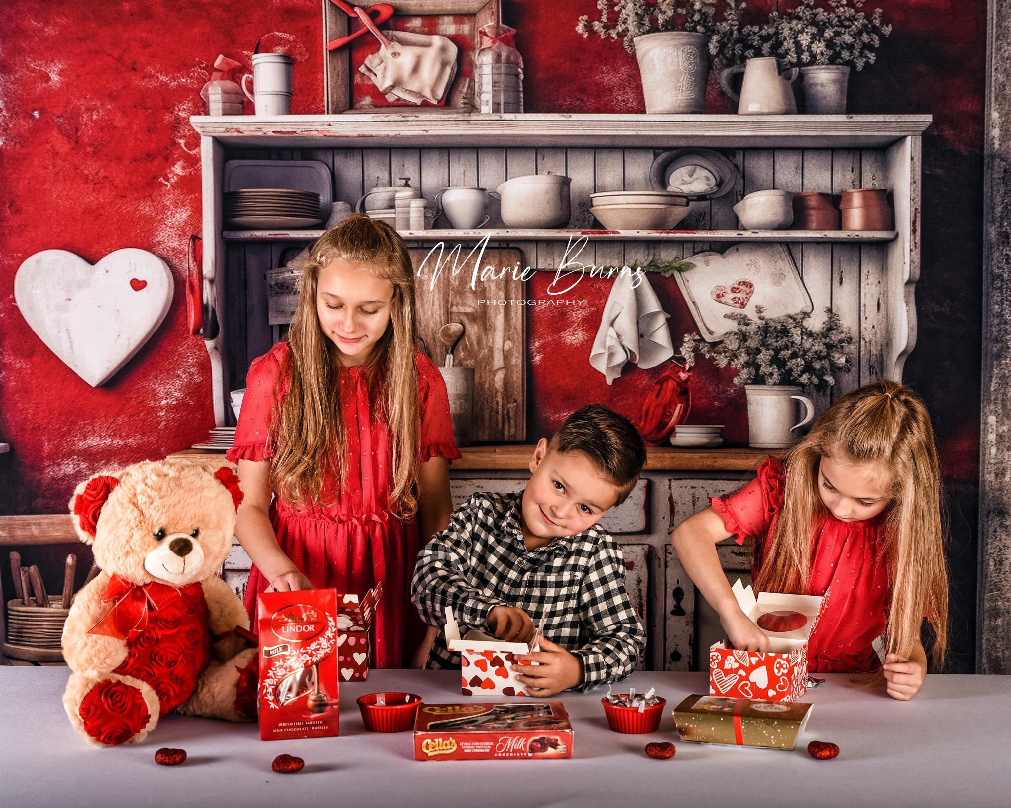 Kate Valentin Rustique Cuisine Rouge Toile de fond conçue par Abbas Studio - Kate Backdrop FR