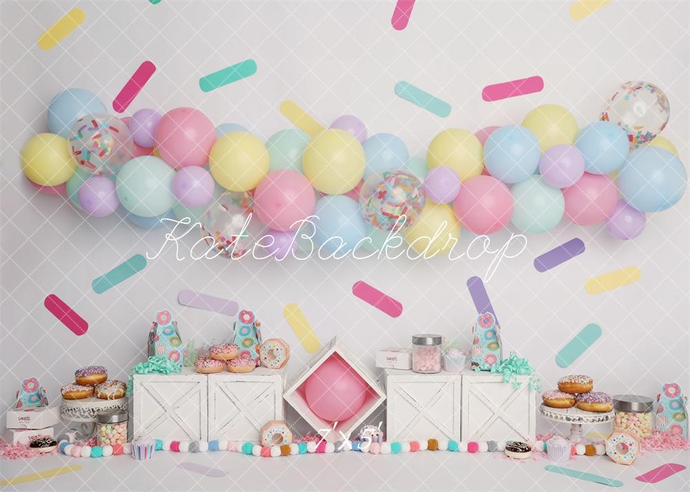 Kate Pastels Ballons Paillettes Donut Cake Smash Toile de fond conçu par Melissa King