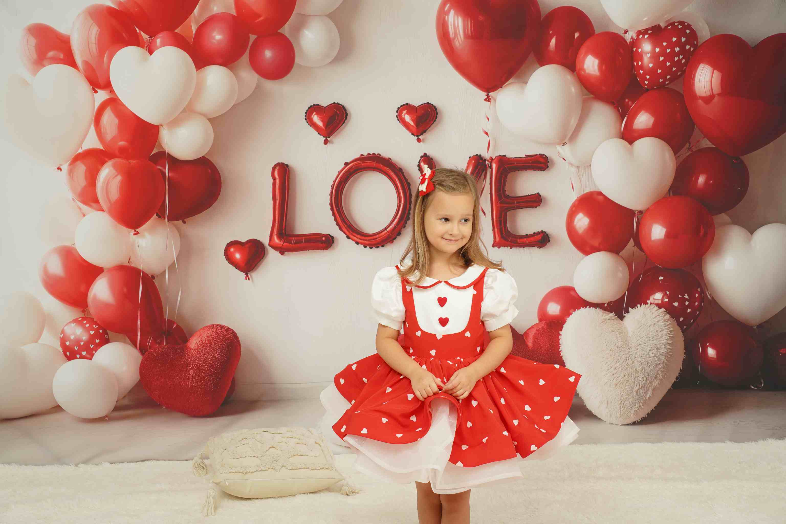 Kate Saint Valentin Cœur Ballons LOVE Rouge Toile de fond conçue par Emetselch