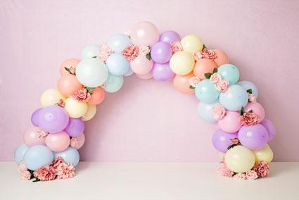 Kate Ballons Arc de fleurs Anniversaire Enfants Toile de fond conçue par Kerry Anderson - Kate Backdrop FR